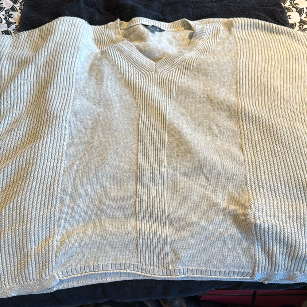NWT over sized Vera wang sweater top